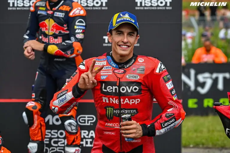 54665508049 755c158e9b c