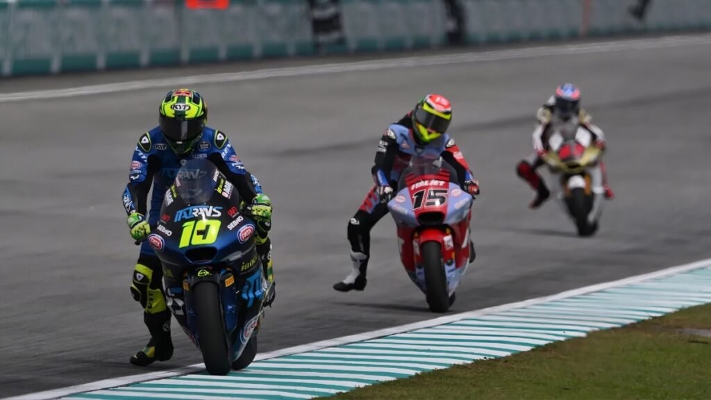 Manuel González cai, Diogo Moreira assume liderança do Mundial de Moto2