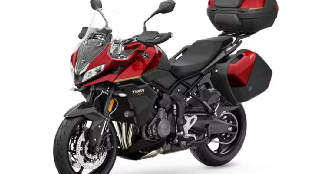 Triumph Tiger Sport 800 Tour 2026: esportividade, conforto e foco em longas viagens