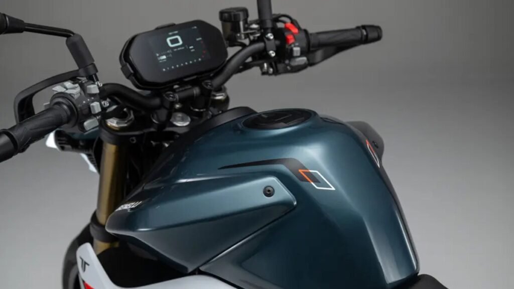 Benelli pode chegar ao Brasil em 2026 com a nova TNT 550 e a inédita TRK 602 X