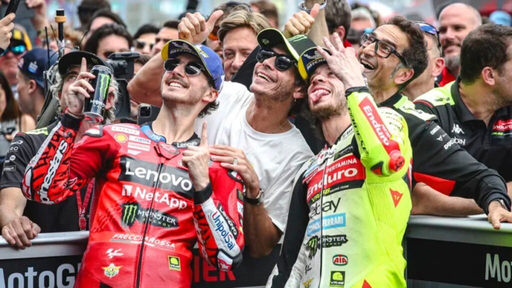 MotoGP: Grupo de Valentino Rossi é apontado como responsável por Pecco Bagnaia subestimar Marc Márquez em 2025
