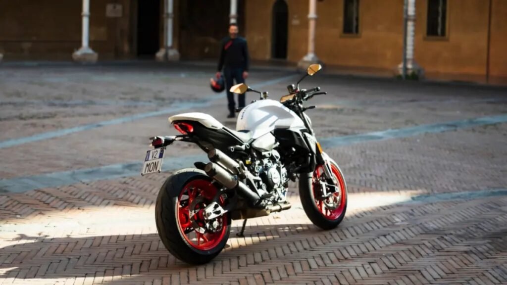Ducati Monster 2026: Nova V2 890 cc, Ficha Técnica Completa e Tudo Sobre a 5ª Geração