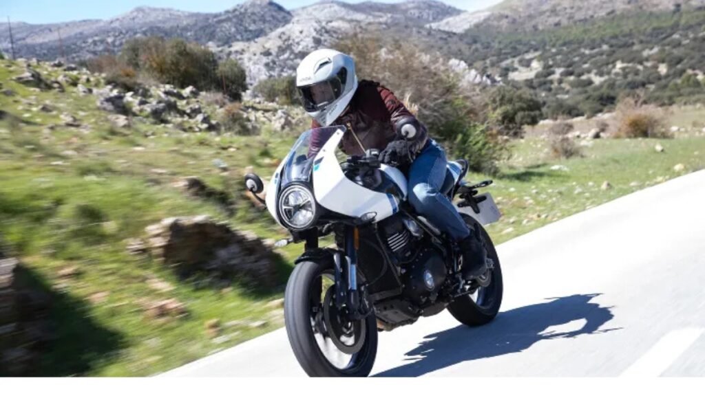 Nova Triumph Thruxton 400 2026